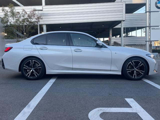 ３シリーズ ３１８ｉ　Ｍスポーツ　当社試乗車　２ｎｄＬＣモデル　前席左右シートヒーター　ヘッドアップディスプレイ　アダプティブＬＥＤヘッドライト　電動トランク（12枚目）