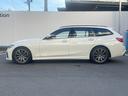 3シリーズ 320d xDriveツーリングハイラインパッケージ 買取車 ハイラインパッケージ ブラックレザー 前席左右シートヒーター 360°ビュー 電動テールゲート 純正18インチホイル 全方向カメラ スマキー 1オーナー Bカメラ BTオーディオ 電動シート(8枚目)