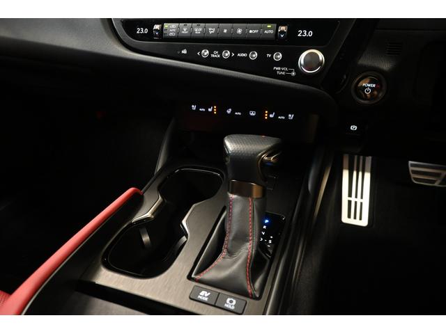 ＥＳ ＥＳ３００ｈ　Ｆスポーツ　レクサス認定中古車（ＣＰＯ）パノラミックビューモニタ－＋パーキングサポートブレーキ　ハンズフリ－パワ－トランクリッド　Ｆ　ＳＰＯＲＴ専用オレンジブレーキキャリパー　寒冷地仕様（21枚目）