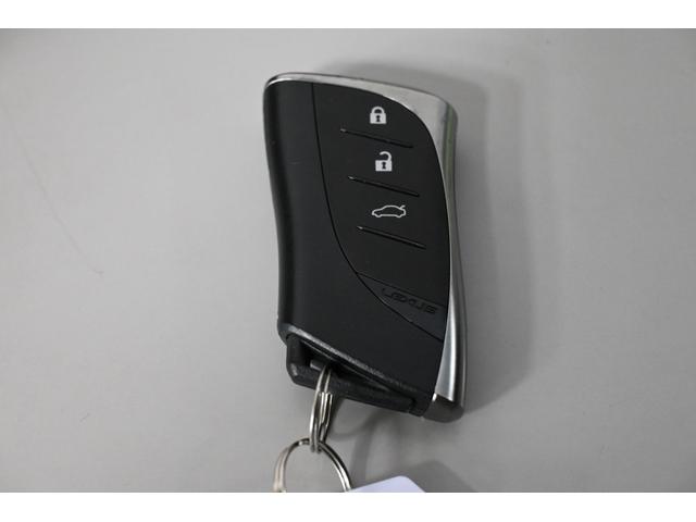 ＥＳ ＥＳ３００ｈ　Ｆスポーツ　レクサス認定中古車（ＣＰＯ）パノラミックビューモニタ－＋パーキングサポートブレーキ　ハンズフリ－パワ－トランクリッド　Ｆ　ＳＰＯＲＴ専用オレンジブレーキキャリパー　寒冷地仕様（42枚目）