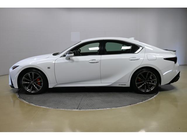 ＩＳ ＩＳ３００ｈ　Ｆスポーツ　レクサス認定中古車（ＣＰＯ）　Ｆ　ＳＰＯＲＴ専用オレンジブレーキキャリパー　前後方ドライブレコーダー（4枚目）