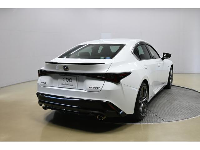 ＩＳ ＩＳ３００ｈ　Ｆスポーツ　レクサス認定中古車（ＣＰＯ）　Ｆ　ＳＰＯＲＴ専用オレンジブレーキキャリパー　前後方ドライブレコーダー（6枚目）