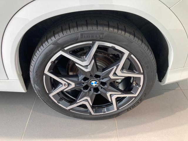 Ｘ２ ｘＤｒｉｖｅ　２０ｉ　Ｍスポーツハイラインパッケージ　アイコニックグロー　ブラックヴァーネスカレザー　ハーマンカードンスピーカー　ヘッドアップディスプレイ　純正前後ドラレコ　全方位カメラ　サンルーフ（9枚目）