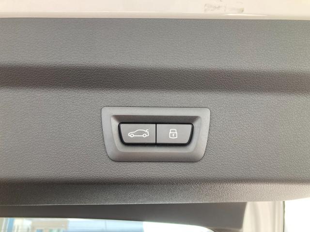 Ｘ２ ｘＤｒｉｖｅ　２０ｉ　Ｍスポーツハイラインパッケージ　アイコニックグロー　ブラックヴァーネスカレザー　ハーマンカードンスピーカー　ヘッドアップディスプレイ　純正前後ドラレコ　全方位カメラ　サンルーフ（16枚目）