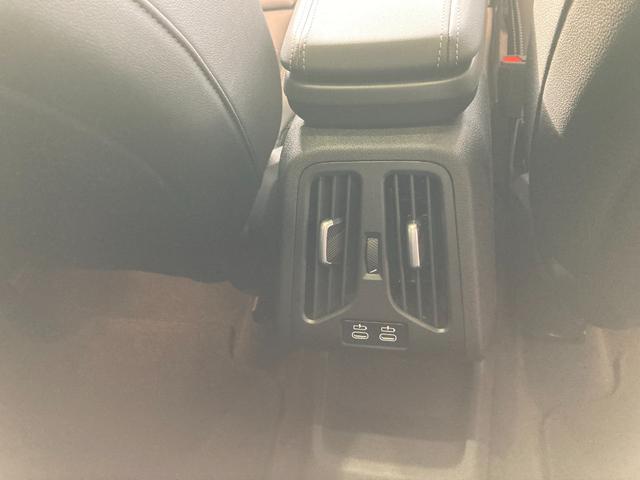 Ｘ２ ｘＤｒｉｖｅ　２０ｉ　Ｍスポーツハイラインパッケージ　アイコニックグロー　ブラックヴァーネスカレザー　ハーマンカードンスピーカー　ヘッドアップディスプレイ　純正前後ドラレコ　全方位カメラ　サンルーフ（18枚目）