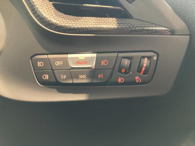 １シリーズ １１８ｄ　プレイ　弊社使用車　１７インチアルミホイール　電動テールゲート　ヘッドアップディスプレイ　バックカメラ　パーキングアシスト　アクティブクルーズコントロール　フロント電動シート（41枚目）