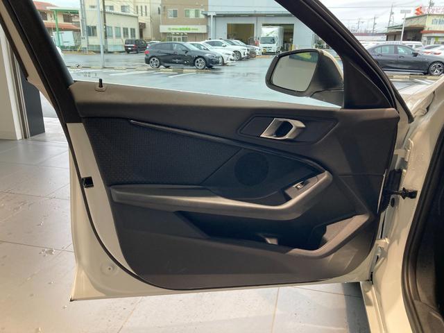 １シリーズ １１８ｄ　プレイ　弊社使用車　１７インチアルミホイール　電動テールゲート　ヘッドアップディスプレイ　バックカメラ　パーキングアシスト　アクティブクルーズコントロール　フロント電動シート（45枚目）