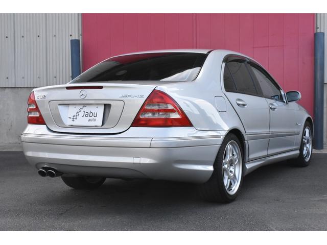 Ｃ３２　ＡＭＧ　Ｖ６スーパーチャージャー　２０３中期モデル　　黒＆ブルーコンビナッパレザー　ＳＲ(4枚目)