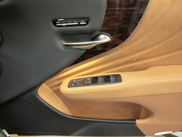 LS LS500h Iパッケージ レクサス認定中古車保証 ムーンルーフ 本革シート20インチランフラットタイヤ&アルミホイール サンルーフ LEDヘッドライト(19枚目)