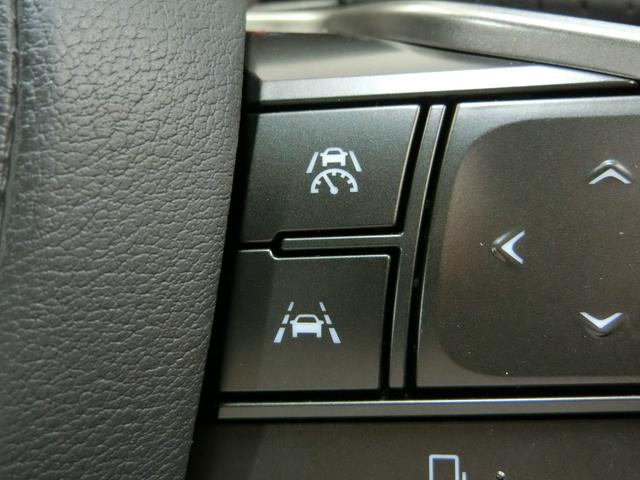 ＮＸ ＮＸ３５０　Ｆスポーツ　レクサスＣＰＯ認定中古車保証　衝突被害軽減ブレーキ　ペダル踏み間違い時加速抑制装置　Ｆ　ＳＰＯＲＴ専用オレンジブレーキキャリパー　三眼フルＬＥＤヘッドランプ　パノラミックビューモニター　ムーンルーフ（11枚目）