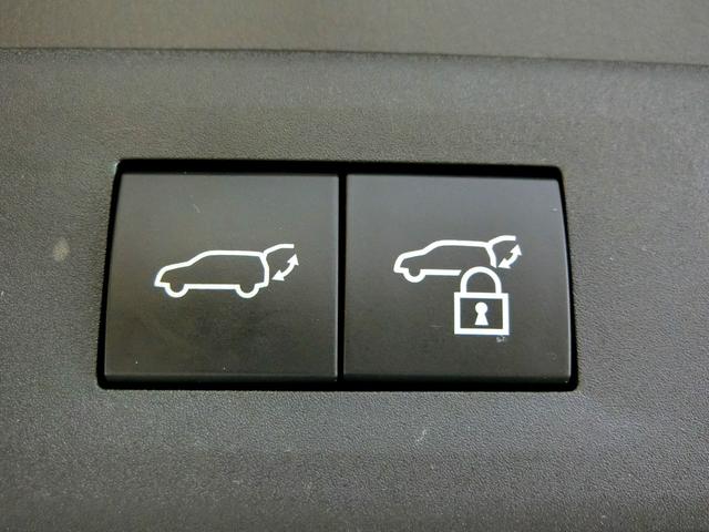 ＮＸ ＮＸ３５０　Ｆスポーツ　レクサスＣＰＯ認定中古車保証　衝突被害軽減ブレーキ　ペダル踏み間違い時加速抑制装置　Ｆ　ＳＰＯＲＴ専用オレンジブレーキキャリパー　三眼フルＬＥＤヘッドランプ　パノラミックビューモニター　ムーンルーフ（25枚目）