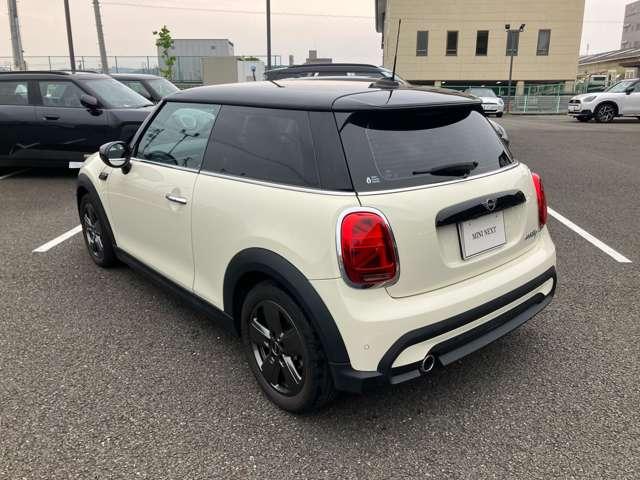 ＭＩＮＩ クーパーＤ　クラシック・トリム　ＭＩＮＩ認定中古車　ディスプレイオーディオ　ＭＩＮＩＮＥＸＴ保証２年　走行距離無制限　アップルカープレイ　ＥＴＣ車載器　クラシックトリム　デジタルメーター　バックカメラ＋前後ＰＤＣ　１６インチアロイ（7枚目）
