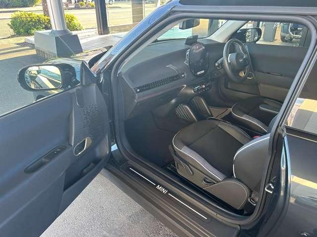 ＭＩＮＩ クーパーＥ　クラシック・トリム　新車保証　弊社デモカー　Ｃトリム　純ナビ（25枚目）