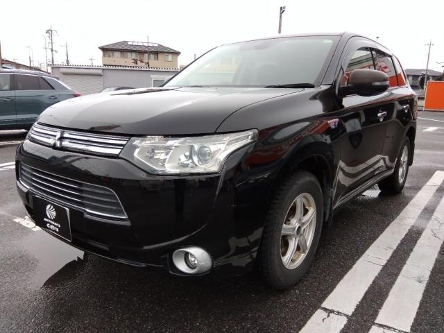 プッシュスタート、パドルシフト、クルーズコントロール ナビ、ＴＶ、ＣＤ、ＨＩＤ、ハーフレザー、ＡＡＣ、フロアマット、パワーウィ