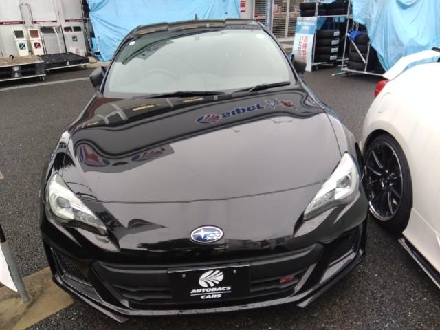 アルカンターラシート＆専用レザー、ブレンボキャリパー ナビ、ＴＶ、バックカメラ、ＣＤ、ＡＡＣ、ハーフレザー、フロアマット