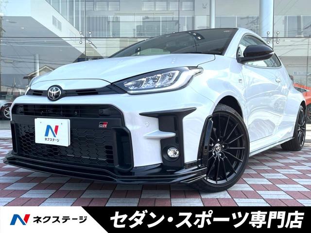 トヨタ ＧＲヤリス ＲＳ　ＧＲフロントエアロ　プリクラッシュ　レーダクルーズコントロール　シートヒーター　禁煙車　ＥＴＣ　ディスプレイオーディオ　バックカメラ　ステアリングヒーター　純正１８インチＡＷ　ＬＥＤヘッドライト