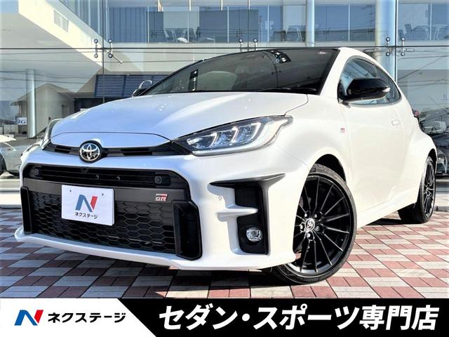 ＲＳ　禁煙車　トヨタセーフティセンス　レーダクルーズコントロール　ブラインドスポットモニター　ディスプレイナビ　バックカメラ　ＥＴＣ　パドルシフト　オートライト　純正革巻きステアリング　純正１８インチアルミ(1枚目)