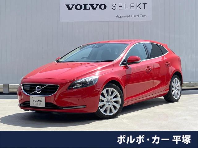 ボルボ Ｖ４０ Ｔ４　ＳＥ　茶革シート　純正ナビ