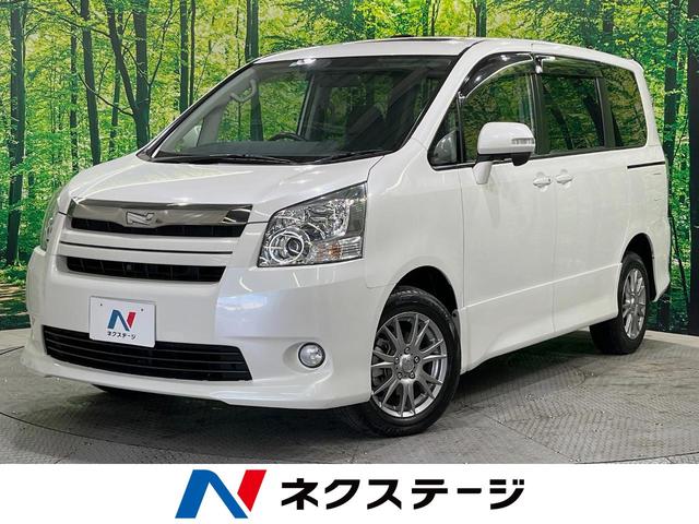 ノア(トヨタ) Ｓｉ　４ＷＤ　サンルーフ　寒冷地仕様　ＳＤナビ　バックカメラ　横滑り防止装置 中古車画像