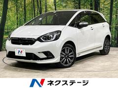 ホンダ　フィット　ｅ：ＨＥＶリュクス　４ＷＤ　ホンダセンシング　禁煙車