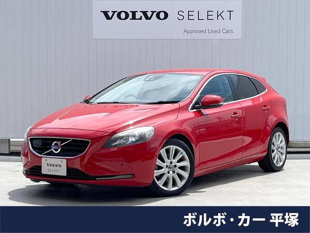 Ｖ４０ Ｔ４　ＳＥ　禁煙車　インテリセーフ　メモリー機能付きパワーシート　シートヒーター　純正ナビ　Ｂｌｕｅｔｏｏｔｈ　ブラインドスポットインフォメーション　純正１７インチＡＷ　車線逸脱警報　アイドリングストップ（1枚目）