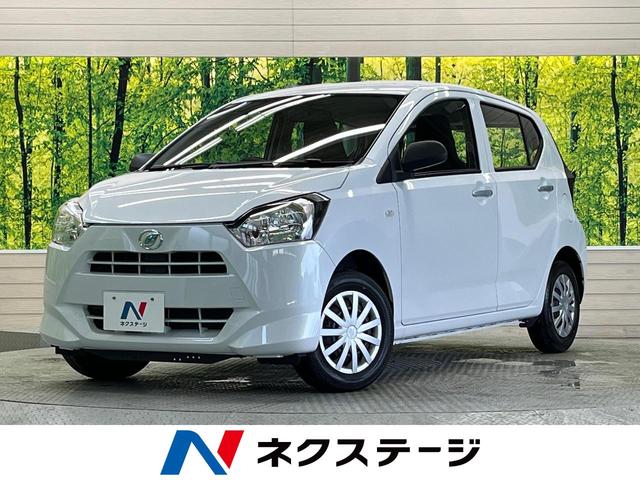 Ｌ　禁煙車　ＣＤオーディオ／ＵＳＢ接続　黒／ベージュ２トーンファブリックシート　キーレスエントリー　ダイヤル式エアコン　オートライト　アイドリングストップ