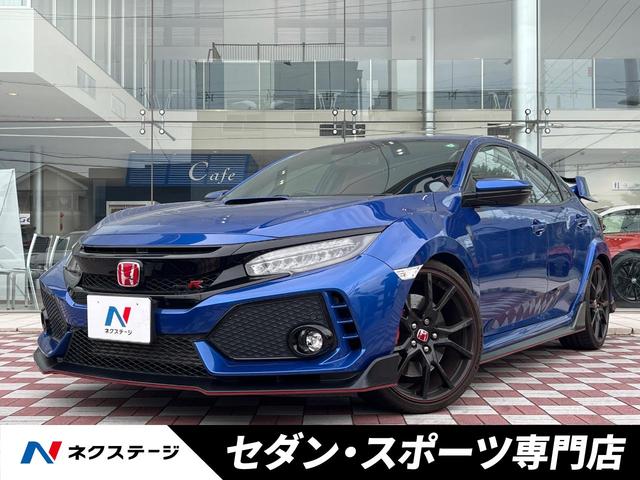 タイプＲ　禁煙　クルーズコントロール　ＬＥＤヘッドライト　オートライト　純正２０インチアルミ　センタートリプルマフラー　Ｂｒｅｍｂｏ製ブレーキキャリパー　スマートキー　純正ナビ　バックカメラ　ＥＴＣ