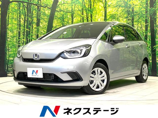 ｅ：ＨＥＶベーシック　純正ＳＤナビ　バックカメラ　衝突被害軽減システム　レーダークルーズ　禁煙車　コーナーセンサー　スマートキー　ＬＥＤヘッド　ＥＴＣ　車線逸脱警報　オートライト　オートエアコン　Ｂｌｕｅｔｏｏｔｈ　ＣＤ