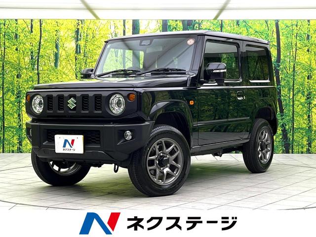 ジムニー ＸＣ　届出済未使用車　４ＷＤ　ターボ　セーフティサポート　クルーズコントロール　シートヒーター　オートエアコン　純性革巻ステアリング　ＬＥＤヘッド　純正１６インチアルミ　スマートキー　オートライト（1枚目）