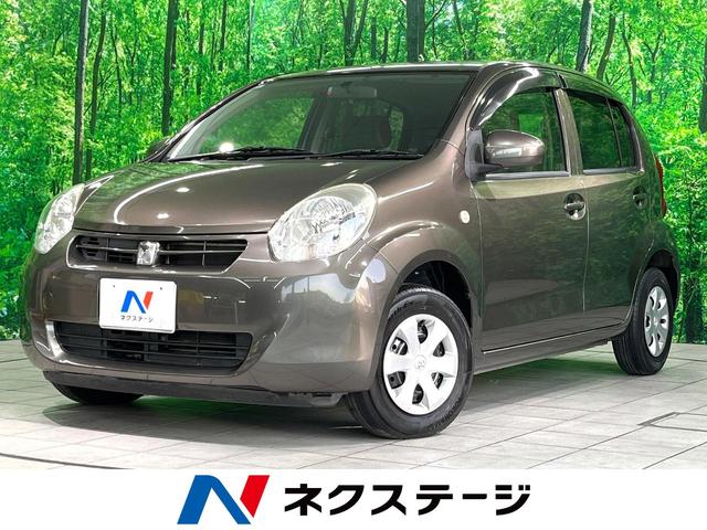 パッソ(トヨタ) Ｘ　クツロギ　純正ナビ　ＥＴＣ　スマートキー　ベンチシート　電動格納ミラー　禁煙車　Ｂｌｕｅｔｏｏｔｈ　ヘッドライトレベライザー 中古車画像