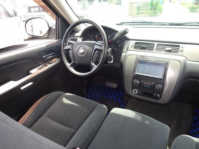 シボレータホ 　ＬＳ　４ＷＤ　ディーラー車　純２０ＡＷ　ギブソンマフラー　９人乗（12枚目）