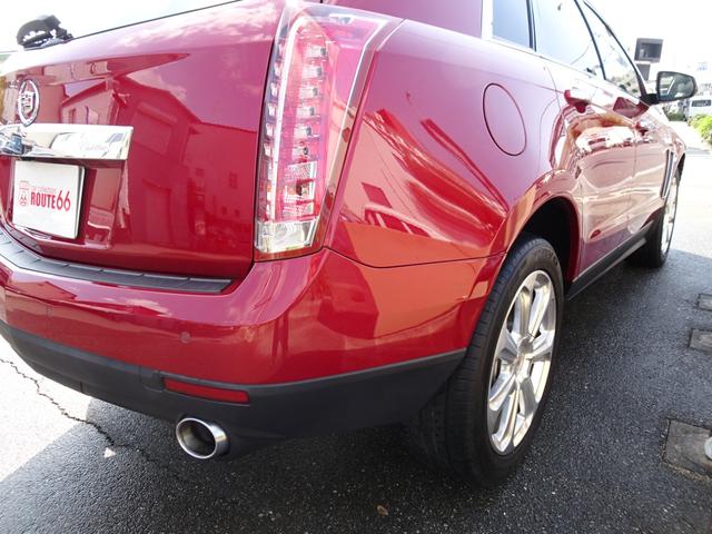 キャデラックSRXクロスオーバー プレミアム 4WD 後期モデル ディーラー車 ブラックレザー 純正20AW(10枚目)