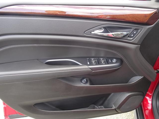 キャデラックSRXクロスオーバー プレミアム 4WD 後期モデル ディーラー車 ブラックレザー 純正20AW(29枚目)