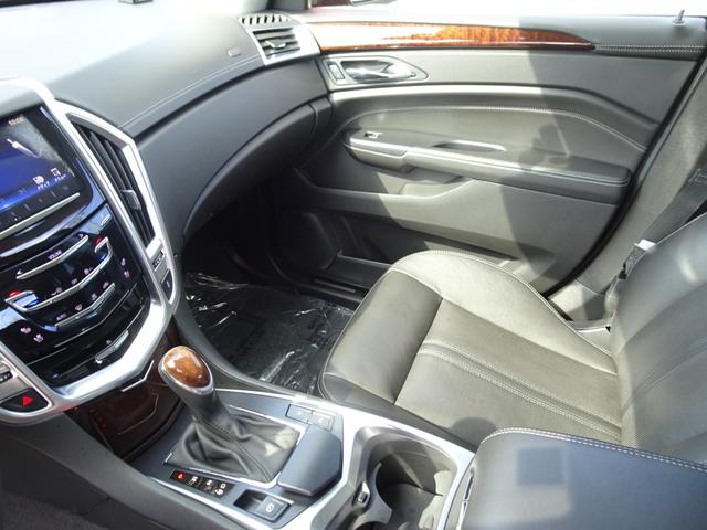 キャデラックSRXクロスオーバー プレミアム 4WD 後期モデル ディーラー車 ブラックレザー 純正20AW(31枚目)