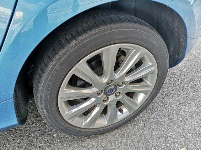 Ｖ４０ Ｔ４　ＳＥ　ナビ　アルミホイール　アダプティブクルーズコントロール　バックカメラ　ＥＴＣ　ブラインドスポットモニター　障害物センサー　シートヒーター　パワーシート　オートライト　オートエアコン　レーンアシスト（9枚目）