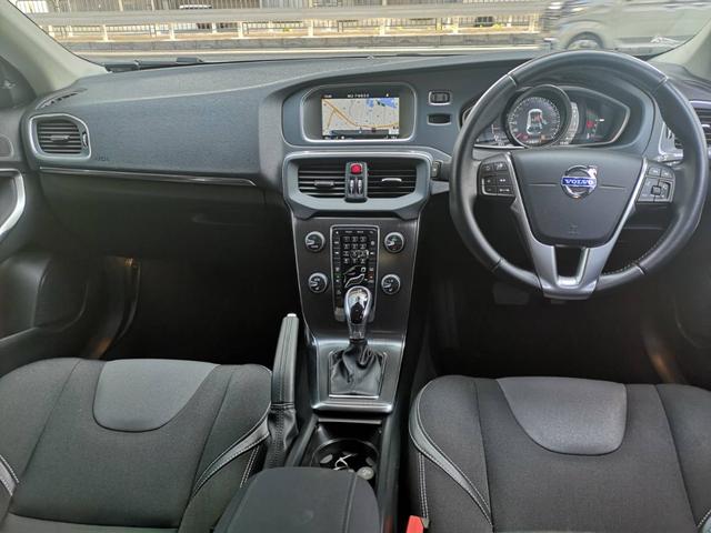 Ｖ４０ Ｔ４　ＳＥ　ナビ　アルミホイール　アダプティブクルーズコントロール　バックカメラ　ＥＴＣ　ブラインドスポットモニター　障害物センサー　シートヒーター　パワーシート　オートライト　オートエアコン　レーンアシスト（11枚目）