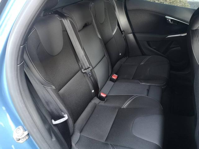 Ｖ４０ Ｔ４　ＳＥ　ナビ　アルミホイール　アダプティブクルーズコントロール　バックカメラ　ＥＴＣ　ブラインドスポットモニター　障害物センサー　シートヒーター　パワーシート　オートライト　オートエアコン　レーンアシスト（14枚目）