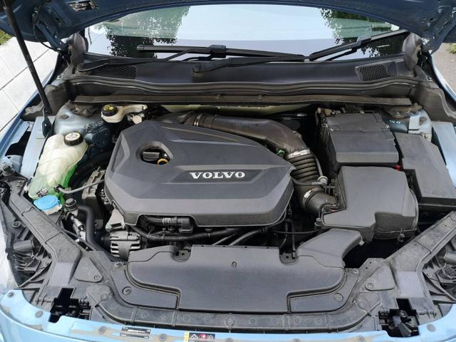 Ｖ４０ Ｔ４　ＳＥ　ナビ　アルミホイール　アダプティブクルーズコントロール　バックカメラ　ＥＴＣ　ブラインドスポットモニター　障害物センサー　シートヒーター　パワーシート　オートライト　オートエアコン　レーンアシスト（20枚目）