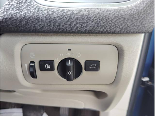 Ｖ４０ Ｄ４　ＳＥ　ナビ　アダプティブクルーズコントロール　バックカメラ　レザーシート　　　ブラインドスポットモニター　Ｂｌｕｅｔｏｏｔｈ　キセノン　ＥＴＣ　障害物センサー　パークアシスト　パワーシート　シートヒーター（22枚目）