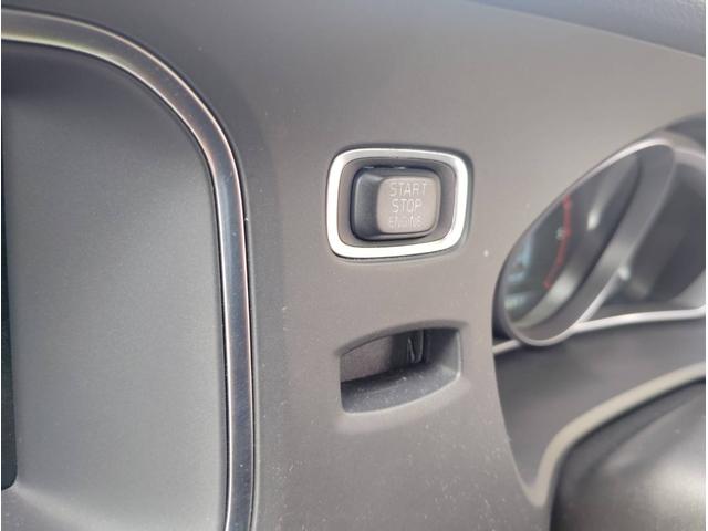 Ｖ４０ Ｄ４　ＳＥ　ナビ　アダプティブクルーズコントロール　バックカメラ　レザーシート　　　ブラインドスポットモニター　Ｂｌｕｅｔｏｏｔｈ　キセノン　ＥＴＣ　障害物センサー　パークアシスト　パワーシート　シートヒーター（30枚目）