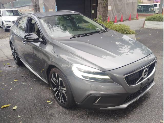 Ｖ４０ クロスカントリー　Ｔ５　ＡＷＤ　サマム　ナビＴＶ　ＥＴＣ　レザー　バックカメラ　アダクティブクルーズコントロール　ＬＥＤ　デイライト　パワーシート　シートヒーター　ＣＤ　Ｂｌｕｅｔｏｏｔｈ　ブラインドスポットモニター　スマートキー　４ＷＤ（2枚目）