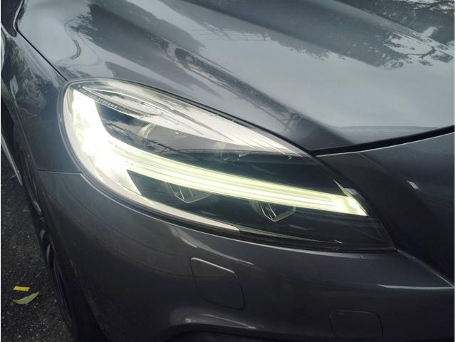 Ｖ４０ クロスカントリー　Ｔ５　ＡＷＤ　サマム　ナビＴＶ　ＥＴＣ　レザー　バックカメラ　アダクティブクルーズコントロール　ＬＥＤ　デイライト　パワーシート　シートヒーター　ＣＤ　Ｂｌｕｅｔｏｏｔｈ　ブラインドスポットモニター　スマートキー　４ＷＤ（21枚目）