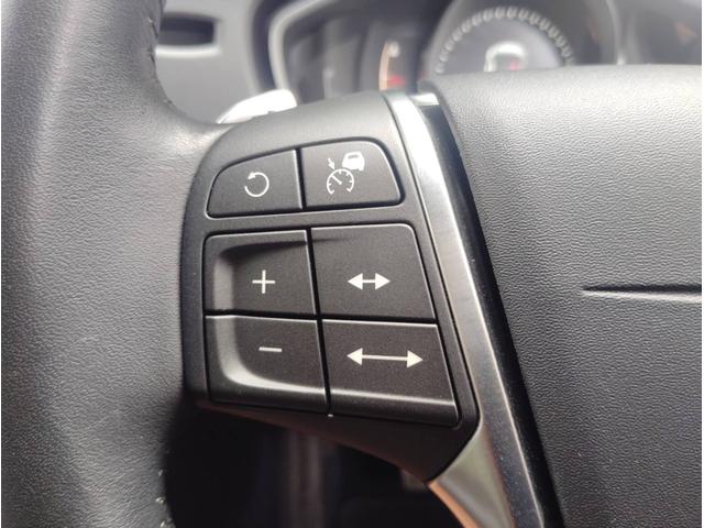 Ｖ４０ クロスカントリー　Ｔ５　ＡＷＤ　サマム　ナビＴＶ　ＥＴＣ　レザー　バックカメラ　アダクティブクルーズコントロール　ＬＥＤ　デイライト　パワーシート　シートヒーター　ＣＤ　Ｂｌｕｅｔｏｏｔｈ　ブラインドスポットモニター　スマートキー　４ＷＤ（24枚目）