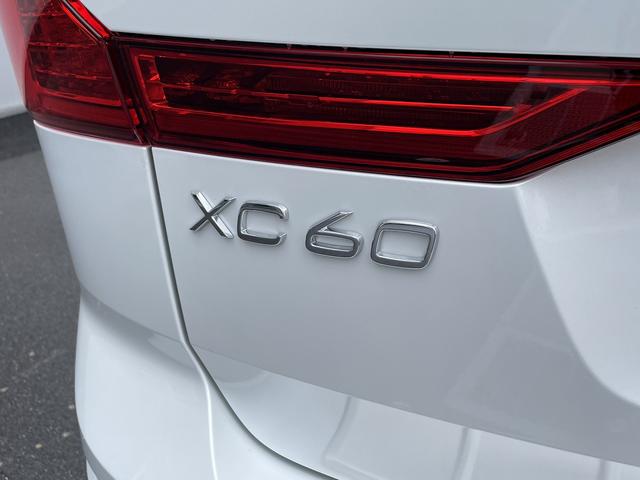 ＸＣ６０ アルティメット　Ｂ５　ＡＷＤ　２０２３年モデル　弊社社内使用　禁煙　アンバーレザー　ｈａｒｍａｎ　ｋａｒｄｏｎスピーカー　３６０度カメラ　電動テールゲート　Ｇｏｏｇｌｅ搭載（27枚目）