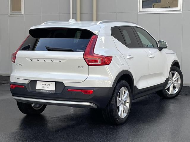 ＸＣ４０ プラス　プロ　Ｂ３　社内使用　禁煙　ＣｌｉｍａｔｅＰＫＧ　リアダークティンテッドガラス　Ｇｏｏｇｌｅ搭載　３６０度カメラ　シートヒーター　電動テールゲート（8枚目）