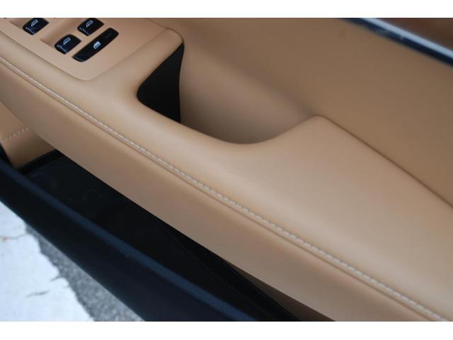 Ｖ９０ Ｄ４　インスクリプション　ディーゼル　レザー　電動リアゲート　純正１８ＡＷ　ｈａｒｍａｎｋａｒｄｏｎオーディオシステム　地デジＴＶ　バックカメラ　ＥＴＣ（12枚目）