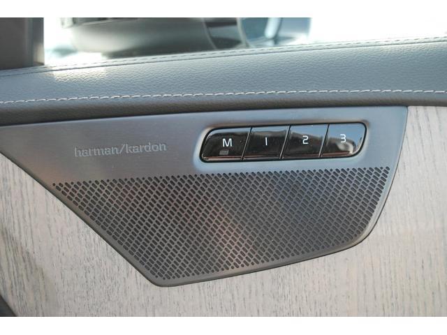 ＸＣ９０ リチャージアルテメットＴ８ＡＷＤプラグインハイブリド　Ｇｏｏｇｌｅ　Ｓｕｎｒｏｏｆ　電動リアゲート　クリスタルノブ　純正２２ＡＷ　３列シート　ｈａｒｍａｎｋａｒｄｏｎオーディオシステム　バックカメラ　ＥＴＣ（20枚目）