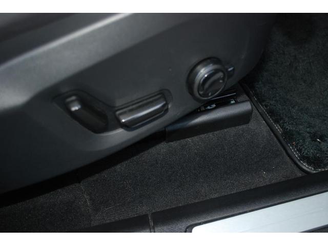 ＸＣ６０ リチャージアルティメトＴ６ＡＷＤプラグインハイブリド　Ｇｏｏｇｌｅ搭載　Ｓｕｎｒｏｏｆ　エアサスペンション　レザー　純正２１ＡＷ　電動リアゲート　クリスタルノブ　Ｂ＆Ｗオーディオシステム（8枚目）