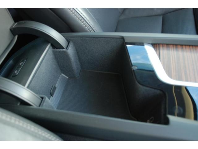 ＸＣ６０ リチャージアルティメトＴ６ＡＷＤプラグインハイブリド　Ｇｏｏｇｌｅ搭載　Ｓｕｎｒｏｏｆ　エアサスペンション　レザー　純正２１ＡＷ　電動リアゲート　クリスタルノブ　Ｂ＆Ｗオーディオシステム（31枚目）