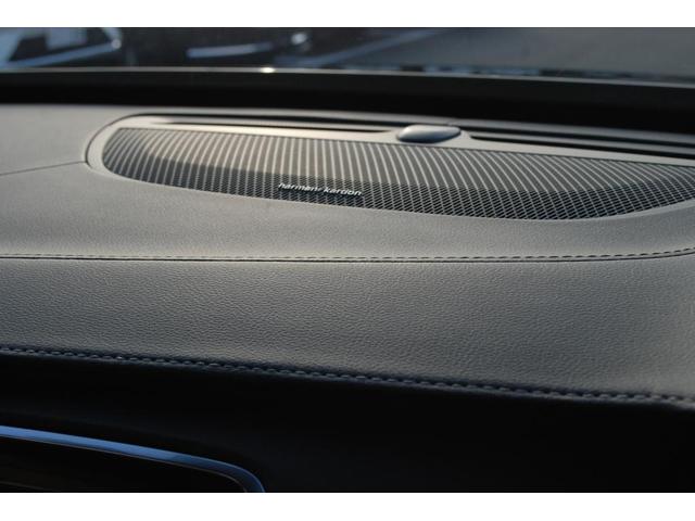 XC90 アルティメット B6 AWD Google搭載 Sunroof 電動リアゲート 純正20AW レザー harmankardonオーディオシステム クリスタルノブ 前後シートヒーター バックカメラ ETC(18枚目)